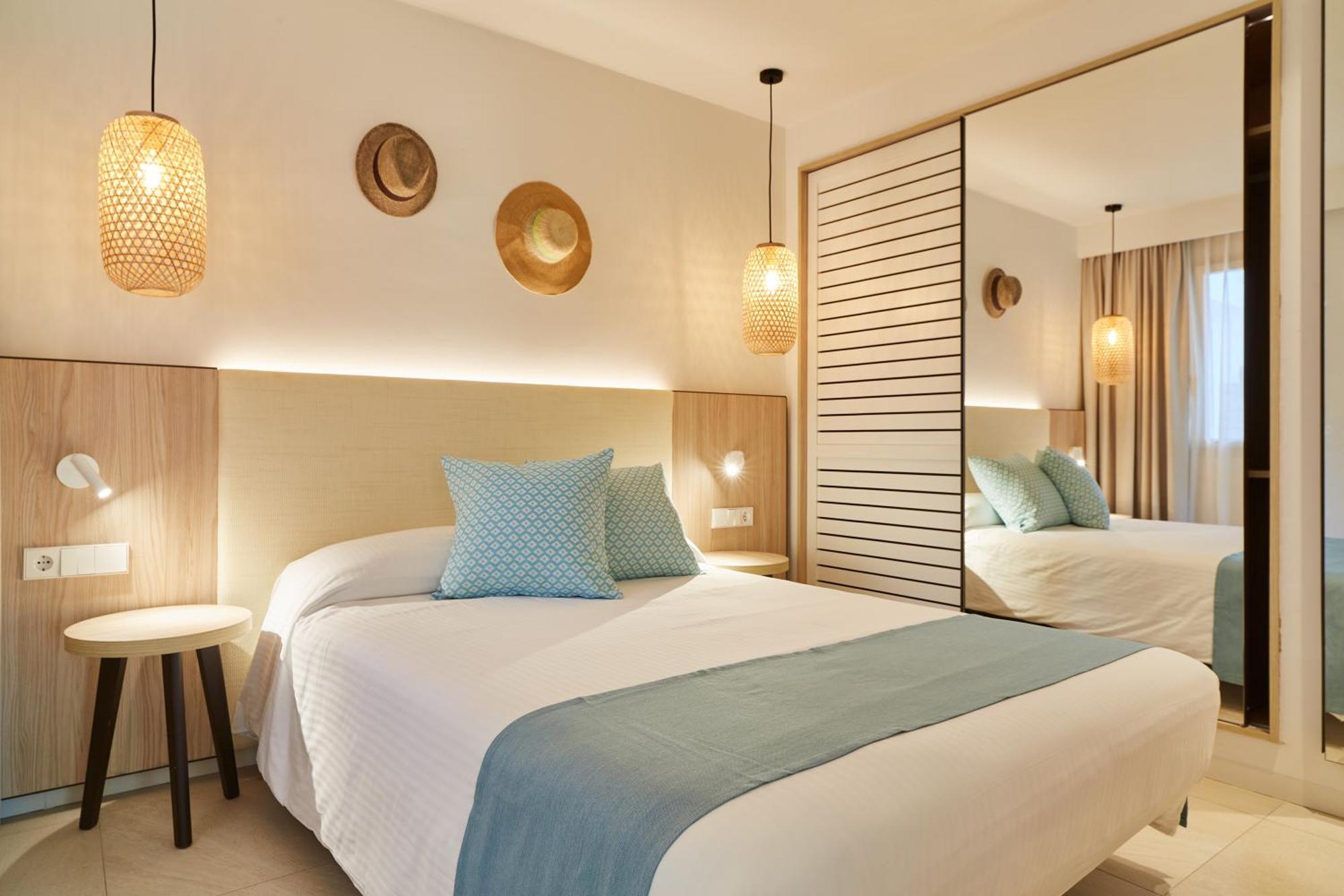 Apartamentos San Miguel Park & Esmeralda Mar Port de Sant Miguel Phòng bức ảnh